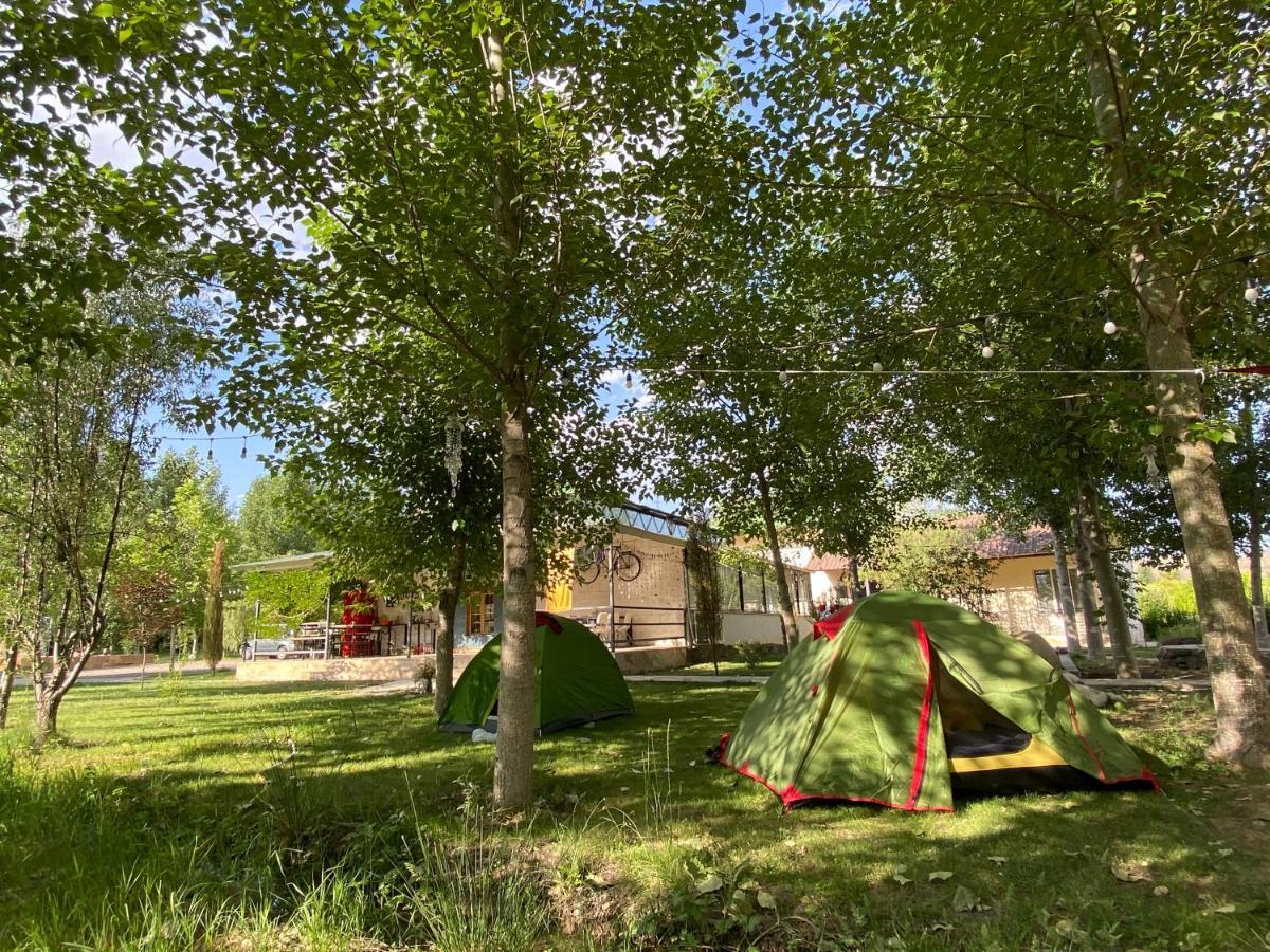 Crossway Camping Yeghegnadzor Eksteriør billede